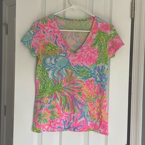 Lilly Pulitzer 70082 Michele V-Neck Top Multi More Lovers Coral Size Small EUC